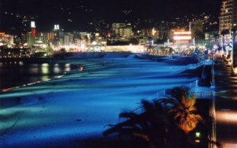 熱海サンビーチの夜景ライトアップ